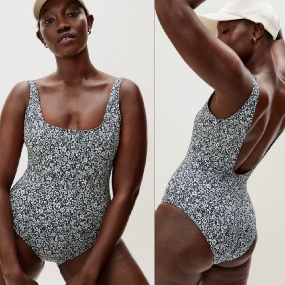 Everlane ReNew‎ Floral One Piece Swimsuit Bathing Suit Navy Blue Cream Medium
